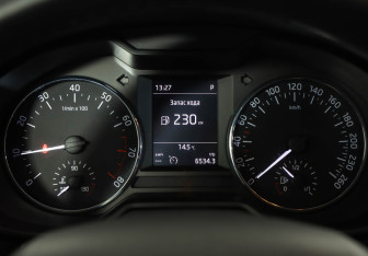 Подержанный автомобиль Skoda Octavia Liftback 2016 года (12 фото)