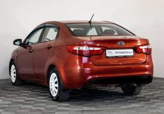 Подержанный автомобиль Kia Rio Sedan 2011 года (7 фото)