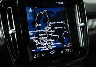 Подержанный автомобиль Volvo XC40 2018 года (17 фото)