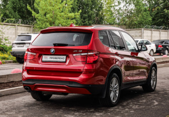 Подержанный автомобиль BMW X3 2017 года (6 фото)