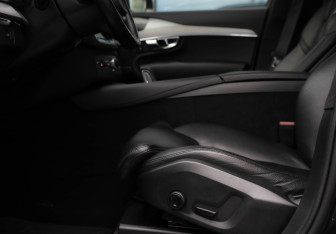 Подержанный автомобиль Volvo XC90 2019 года (24 фото)