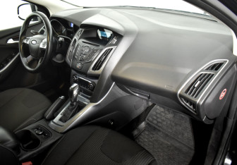 Подержанный автомобиль Ford Focus Wagon 2013 года (12 фото)