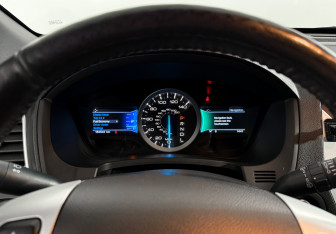 Подержанный автомобиль Ford Explorer 2014 года (20 фото)