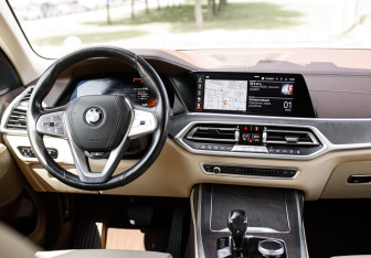 Подержанный автомобиль BMW X7 2019 года (17 фото)