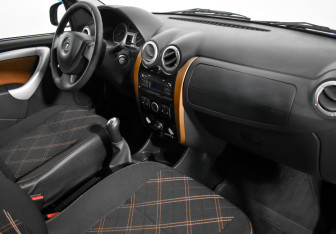 Подержанный автомобиль LADA (ВАЗ) Largus Wagon 2016 года (12 фото)