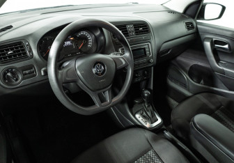 Подержанный автомобиль Volkswagen Polo Sedan 2019 года (11 фото)