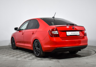 Подержанный автомобиль Skoda Rapid Liftback 2018 года (7 фото)