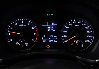 Подержанный автомобиль Kia Rio Hatchback 2021 года (12 фото)