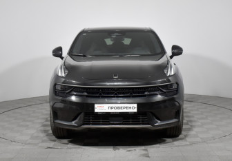 Подержанный автомобиль Lynk&Co 05 2023 года (2 фото)