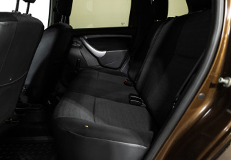Подержанный автомобиль Renault Duster 2012 года (10 фото)