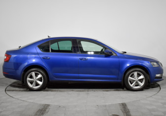 Подержанный автомобиль Skoda Octavia Liftback 2018 года (4 фото)