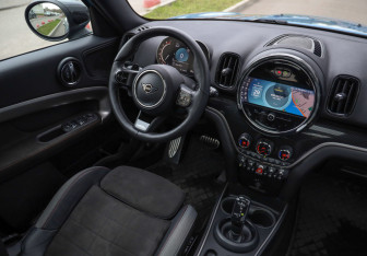 Подержанный автомобиль MINI Countryman 2021 года (12 фото)