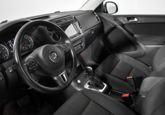Подержанный автомобиль Volkswagen Tiguan 2015 года (9 фото)