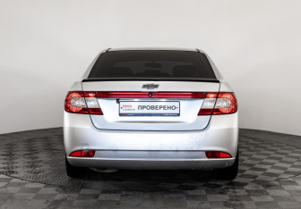 Подержанный автомобиль Chevrolet Epica 2011 года (6 фото)