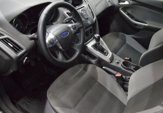Подержанный автомобиль Ford Focus Sedan 2013 года (10 фото)