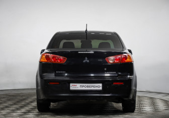 Подержанный автомобиль Mitsubishi Lancer Sedan 2008 года (6 фото)