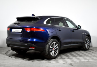 Подержанный автомобиль Jaguar F-Pace 2017 года (5 фото)