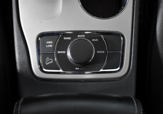 Подержанный автомобиль Jeep Grand Cherokee 2013 года (10 фото)