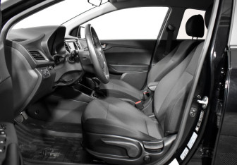 Подержанный автомобиль Hyundai Solaris Sedan 2021 года (10 фото)