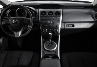 Подержанный автомобиль Mazda CX-7 2011 года (15 фото)