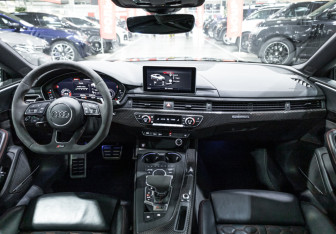 Подержанный автомобиль Audi RS 5 Coupe 2017 года (21 фото)