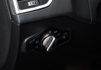 Подержанный автомобиль Audi Q5 2012 года (20 фото)