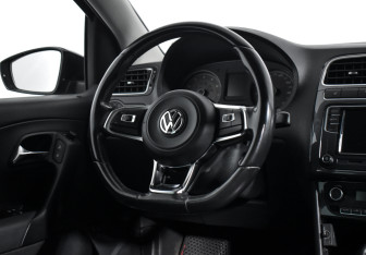 Подержанный автомобиль Volkswagen Polo Sedan 2020 года (14 фото)