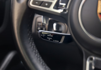 Подержанный автомобиль Porsche Cayenne 2019 года (25 фото)