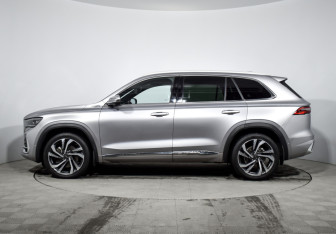 Подержанный автомобиль Geely Monjaro 2023 года (8 фото)