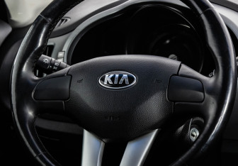 Подержанный автомобиль Kia Sportage 2015 года (11 фото)