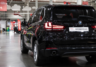 Подержанный автомобиль BMW X5 2018 года (10 фото)