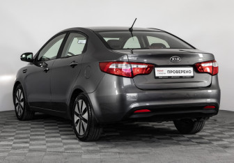 Подержанный автомобиль Kia Rio Sedan 2012 года (7 фото)