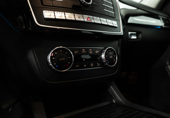 Подержанный автомобиль Mercedes-Benz GLE 2016 года (16 фото)
