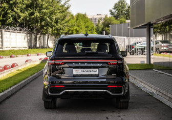 Подержанный автомобиль Geely Monjaro 2024 года (7 фото)