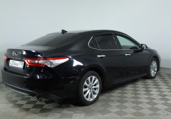 Подержанный автомобиль Toyota Camry Sedan 2019 года (7 фото)