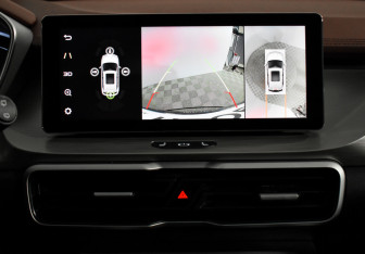 Подержанный автомобиль Geely Coolray 2023 года (21 фото)