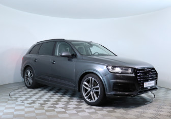 Подержанный автомобиль Audi Q7 2017 года (3 фото)