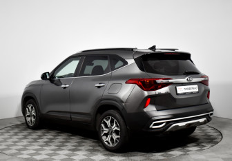 Подержанный автомобиль Kia Seltos 2021 года (7 фото)