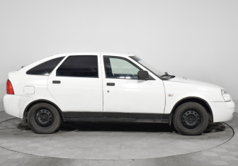 Подержанный автомобиль LADA (ВАЗ) Priora Hatchback 2011 года (4 фото)