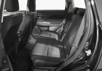 Подержанный автомобиль Mitsubishi Outlander 2013 года (11 фото)