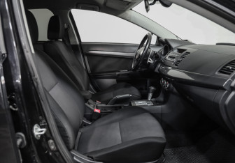 Подержанный автомобиль Mitsubishi Lancer Sedan 2008 года (16 фото)