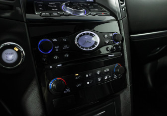 Подержанный автомобиль Infiniti FX 2012 года (22 фото)