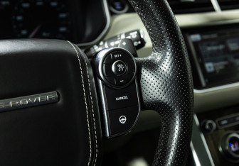 Подержанный автомобиль Land Rover Range Rover Sport 2016 года (21 фото)