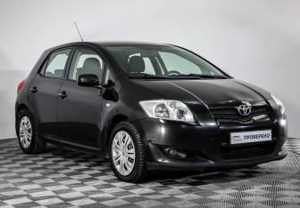 Подержанный автомобиль Toyota Auris Hatchback 2007 года (3 фото)
