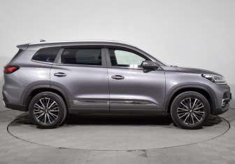 Подержанный автомобиль Chery Tiggo 8 2024 года (4 фото)