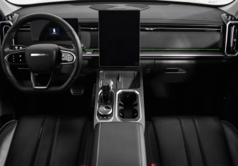 Подержанный автомобиль Jaecoo J7 2023 года (14 фото)