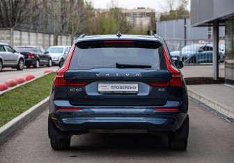 Подержанный автомобиль Volvo XC60 2021 года (7 фото)