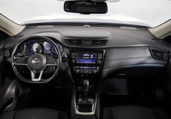 Подержанный автомобиль Nissan X-Trail 2020 года (10 фото)