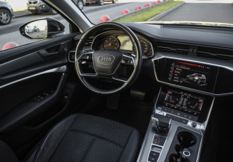 Подержанный автомобиль Audi A6 Wagon 2019 года (12 фото)