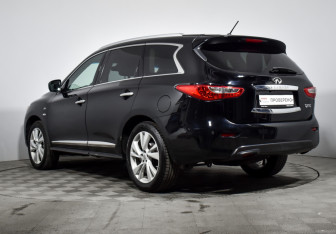 Подержанный автомобиль Infiniti QX60 2014 года (7 фото)